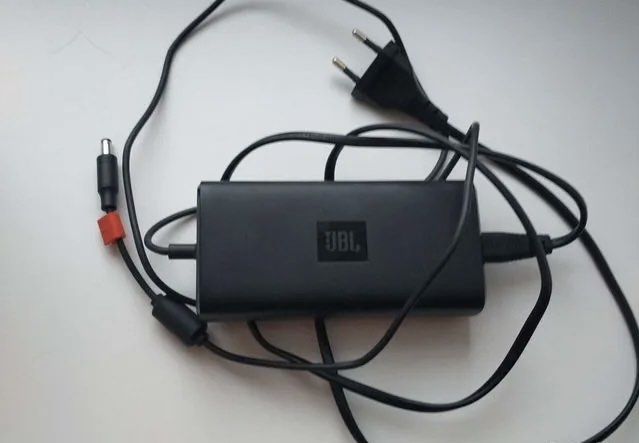 Jbl boombox car charger top