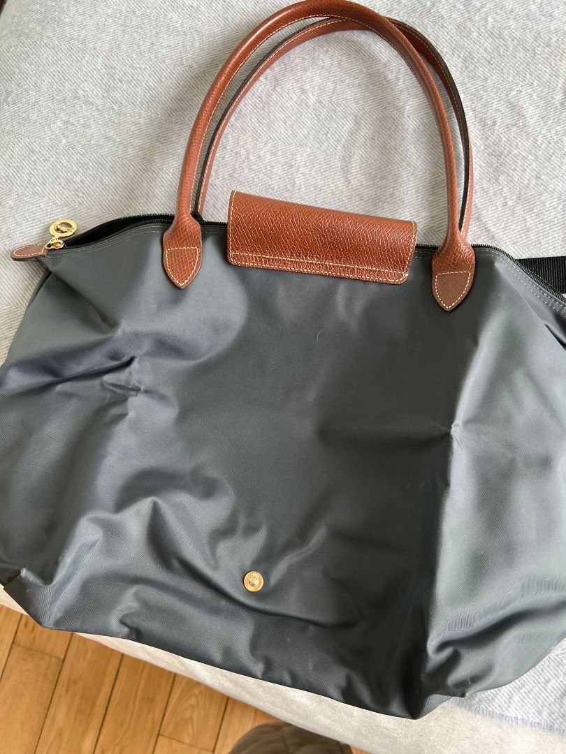 https://media.karousell.com/media/photos/products/2023/4/30/longchamp_le_pliage_original_m_1682826098_69749cc0_progressive