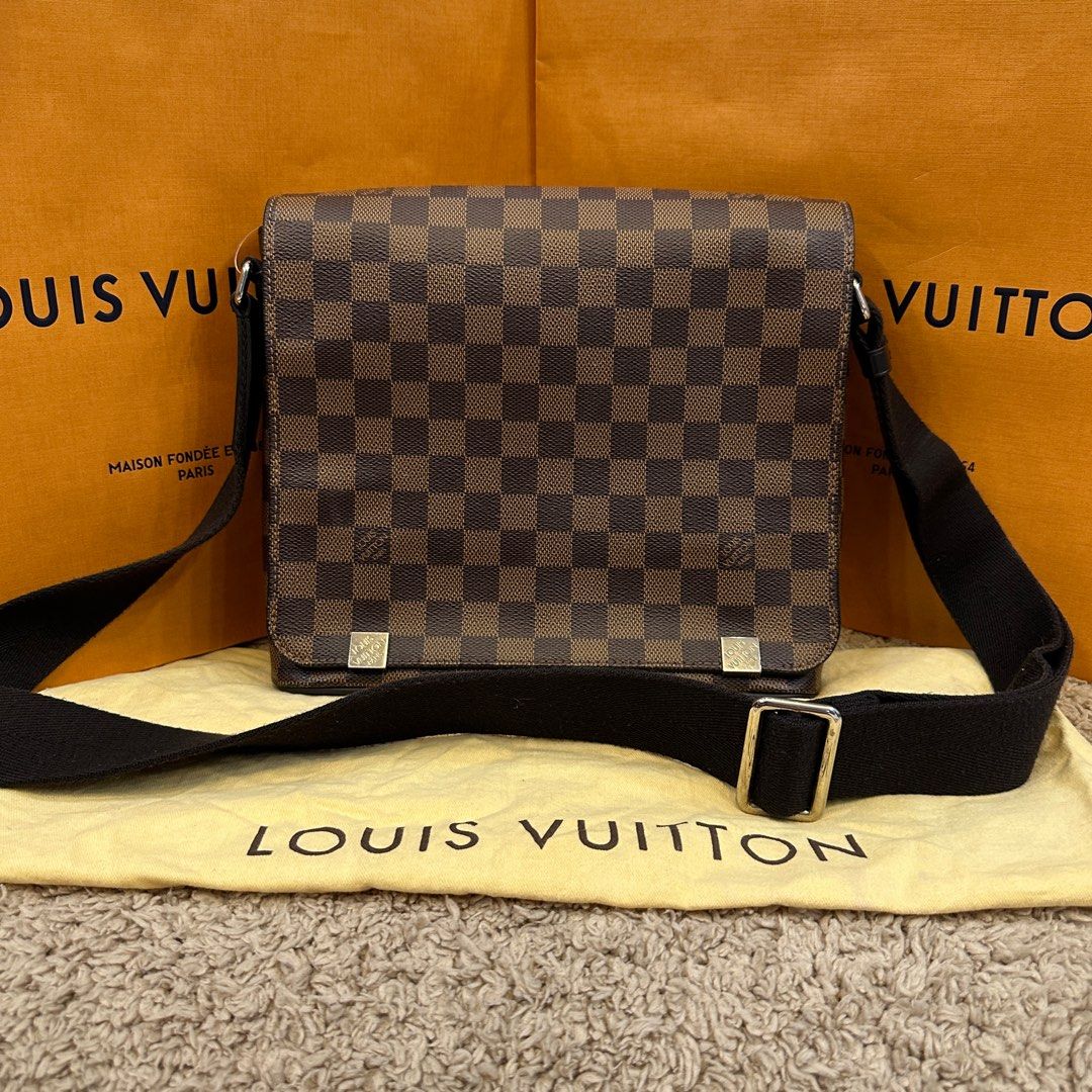 Louis Vuitton Damier Ebene Canvas Brooklyn PM Bag Louis Vuitton | The  Luxury Closet