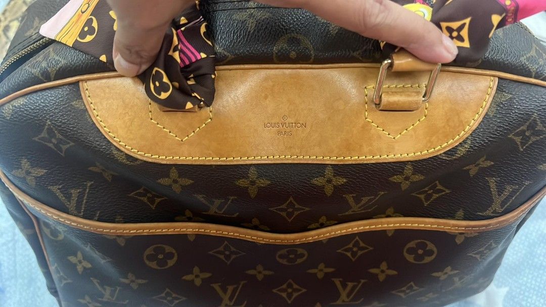 LV Deauville (Category: Luxury Bags & Wallets) located in Mandaluyong City. Submitted by mariareginadizon31 (Listing ID 1229409524, Image 3). Description: Preloved LV Deauville Rank Ab no inclusion with water marks near handles.