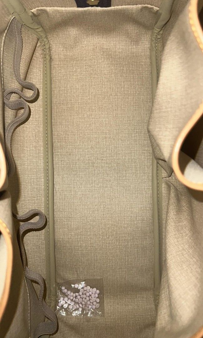 LV Deauville (Category: Luxury Bags & Wallets) located in Mandaluyong City. Submitted by mariareginadizon31 (Listing ID 1229410351, Image 2). Description: LV Deauville no flaws.