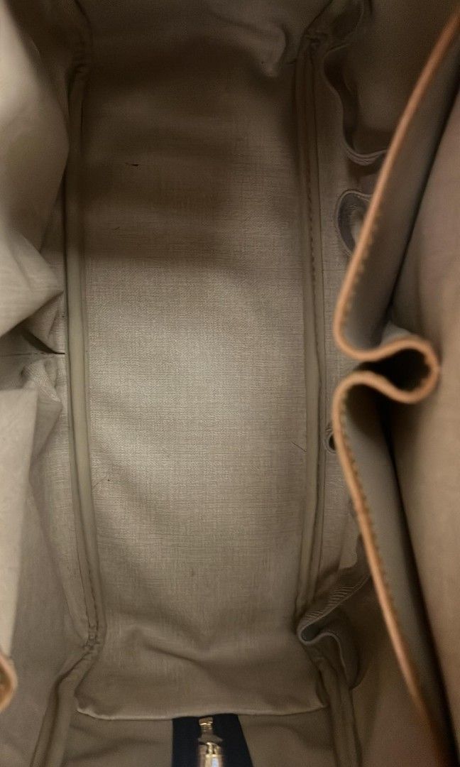 LV Deauville (Category: Luxury Bags & Wallets) located in Mandaluyong City. Submitted by mariareginadizon31 (Listing ID 1229410351, Image 3). Description: LV Deauville no flaws.