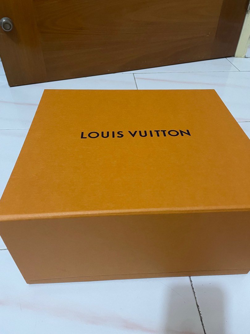 Louis Vuitton lock me bucket bag, Luxury, Bags & Wallets on Carousell