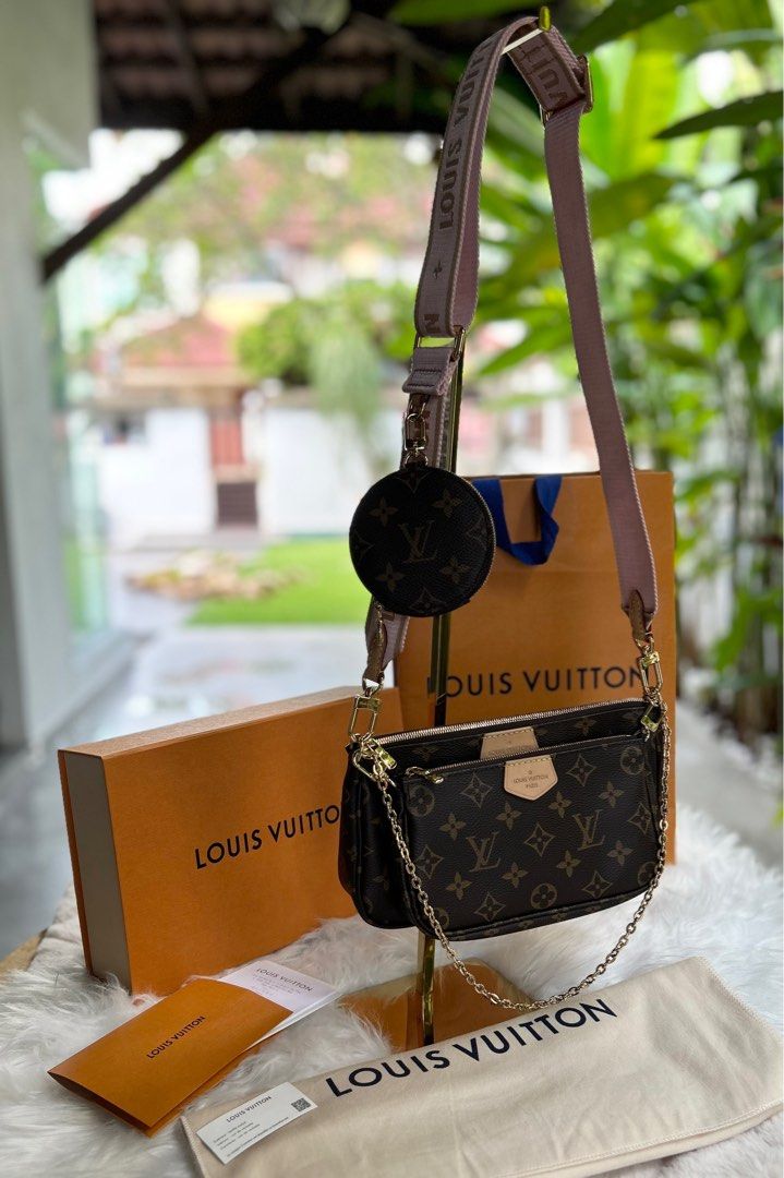 100% Authentic Louis Vuitton MULTI-POCHETTE ACCESSOIRES GREEN strap.  Excellent Condition Full Set RM 6800