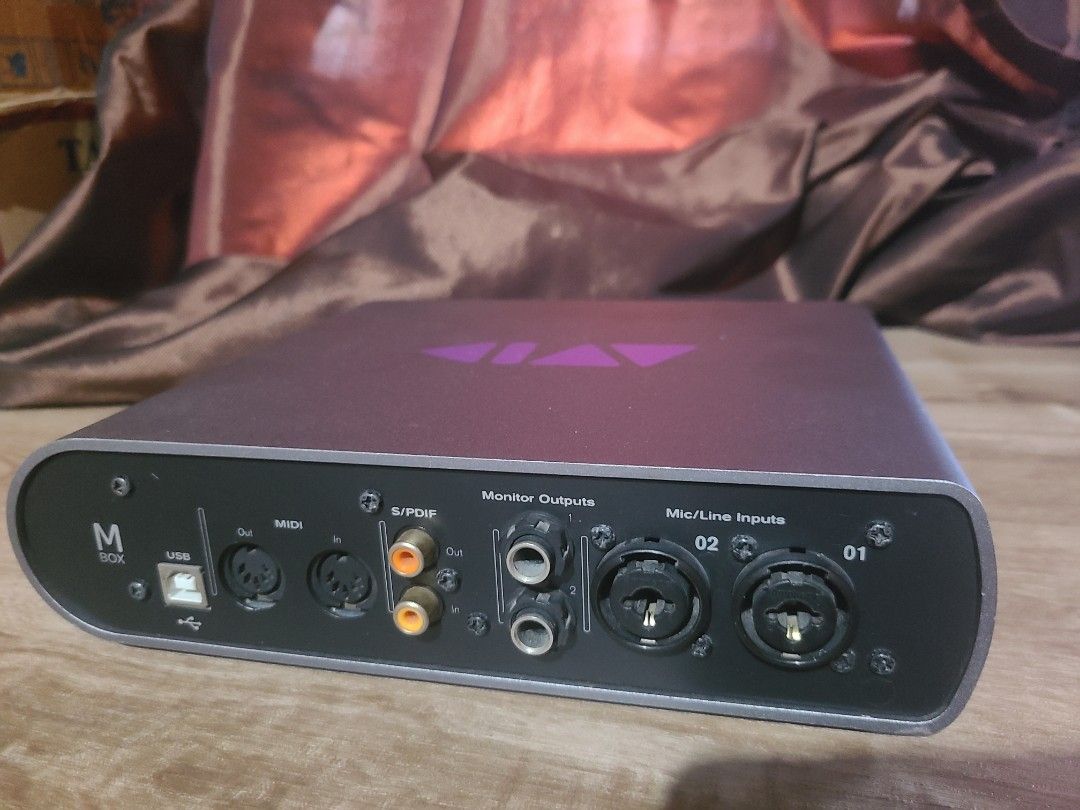 Recording interface Mbox 3 (Category: Other Audio Equipment) located in Manila. Submitted by delarocaglenn (Listing ID 1229347473, Image 3). Description: Maganda itong pang recording. panalo ang quality nia kelangan ko lang talaga mag upgrade. negotiable pa po ito..
