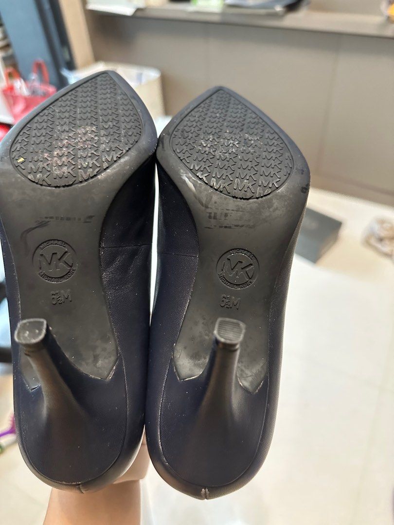 Michael kors discount navy blue heels