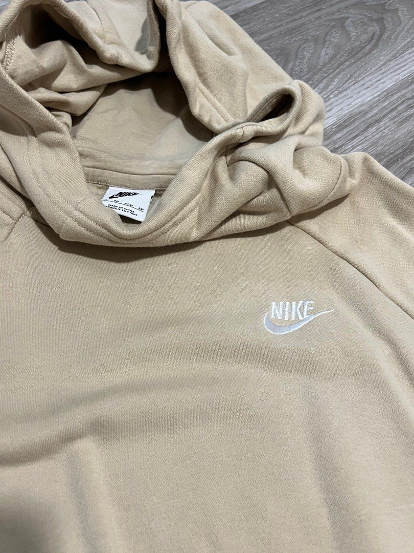 Nike Khaki Hoodie (Category: Coats, Jackets and Outerwear) located in Mandaluyong City. Submitted by luxevault (Listing ID 1229383277, Image 3). Description: Never worn Imported from New Zealand.