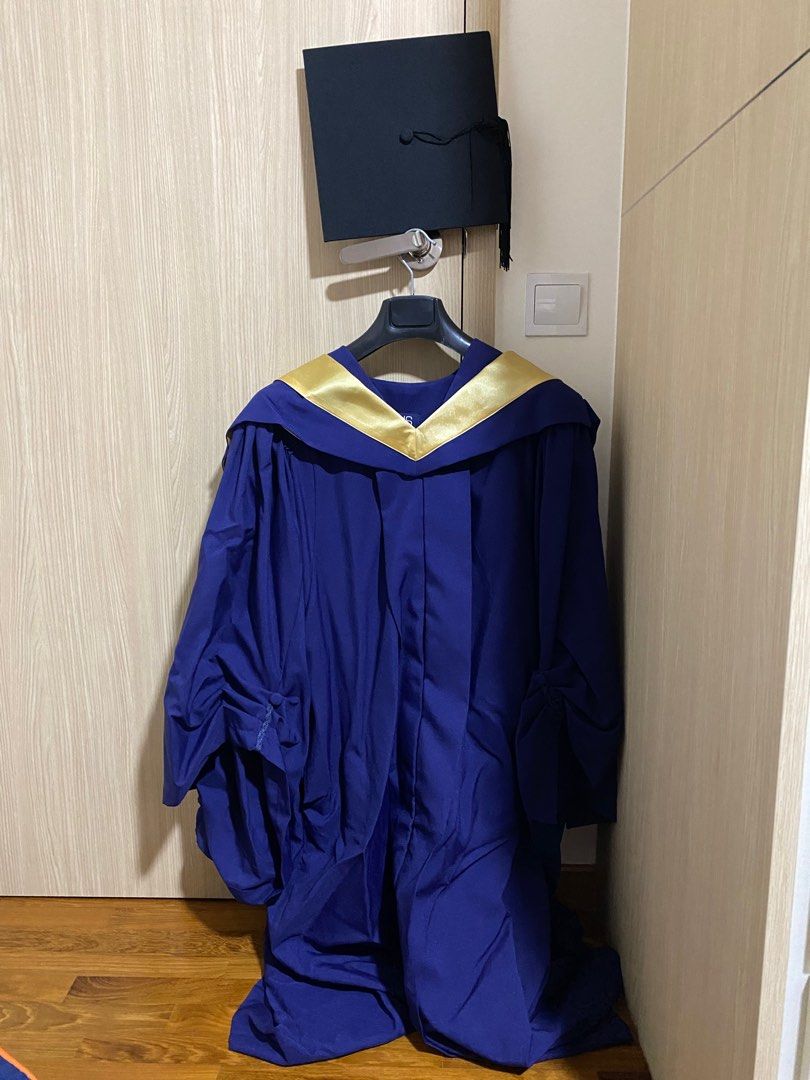 NUS Graduation Gown (Science), L size, Women's Fashion, Coats, Jackets ...
