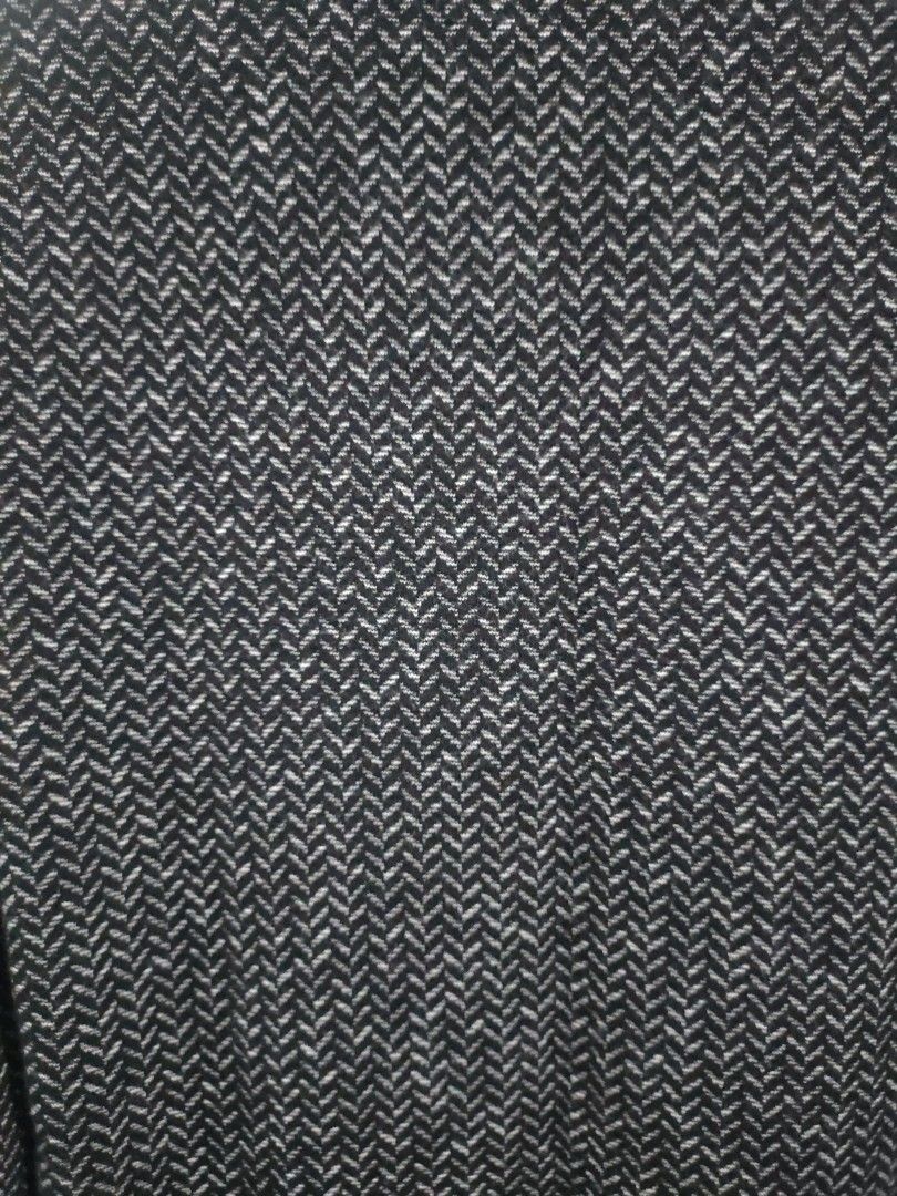 Office Dress Black with White Design (Category: Dresses) located in Taguig. Submitted by shoppers.haven (Listing ID 1229295988, Image 3). Description: Good for officewear. Classic cut and design. Length is above the knee and can be worn by size small to medium RFS: It doesn't fit me now..