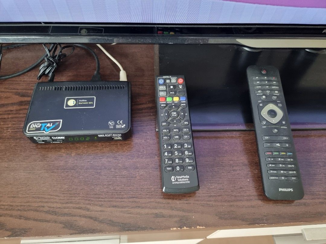 PHILIPS 55" LCD TV (not Smart tv) with set top box, TV & Home