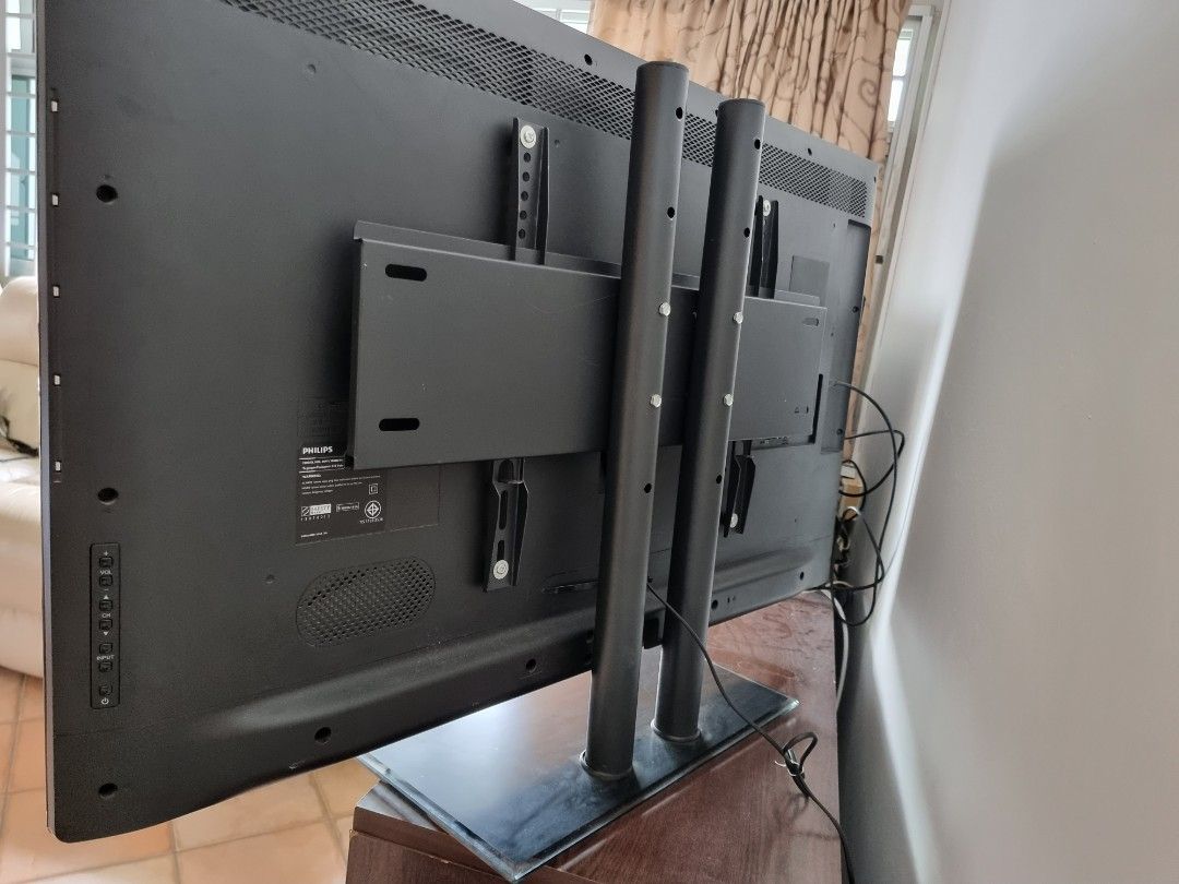 PHILIPS 55" LCD TV (not Smart tv) with set top box, TV & Home