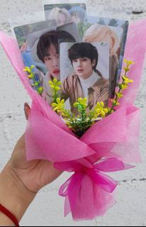 PHOTOCARD FLOWER BOQUET AND GIFT BOX