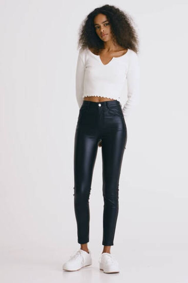 Pull & Bear Coated push-up trousers, Women's Fashion, Bottoms, Jeans &  Leggings on Carousell