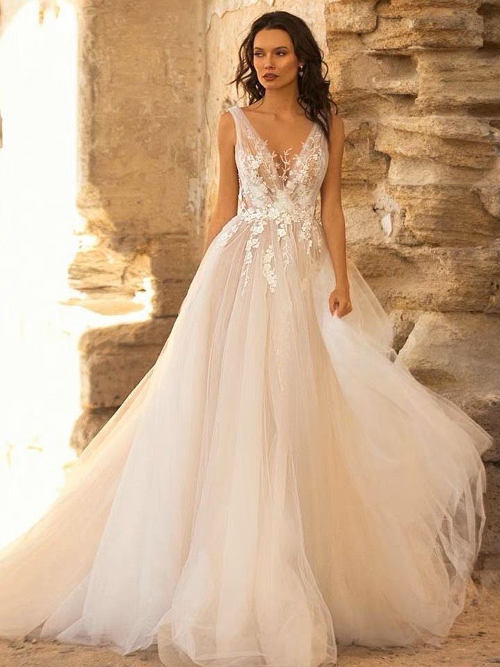 White v neck wedding dress sale