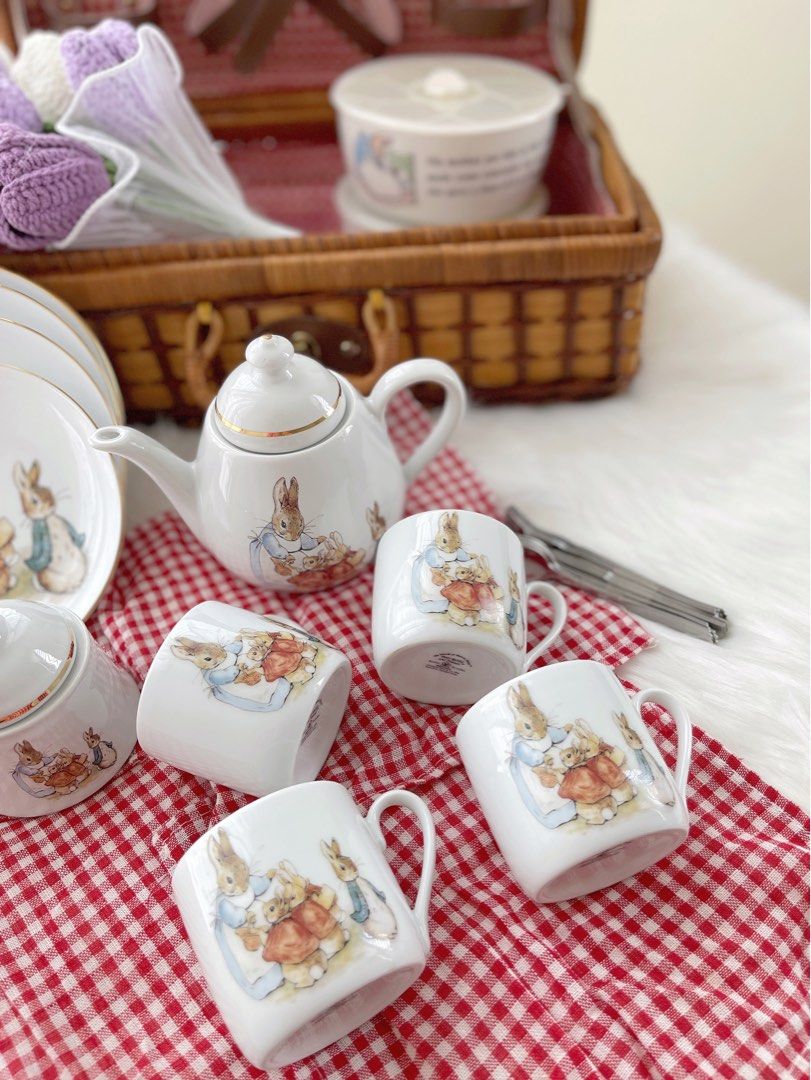 Peter rabbit tea set in picnic basket clearance