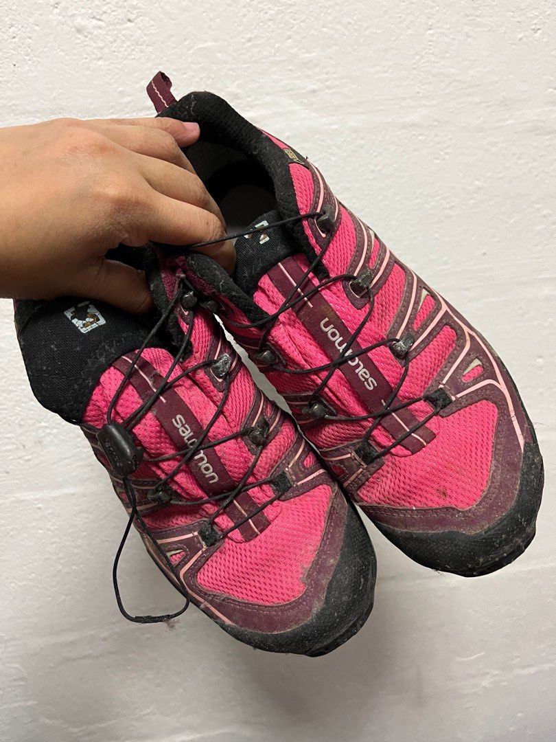 salomon hiking shoes uk