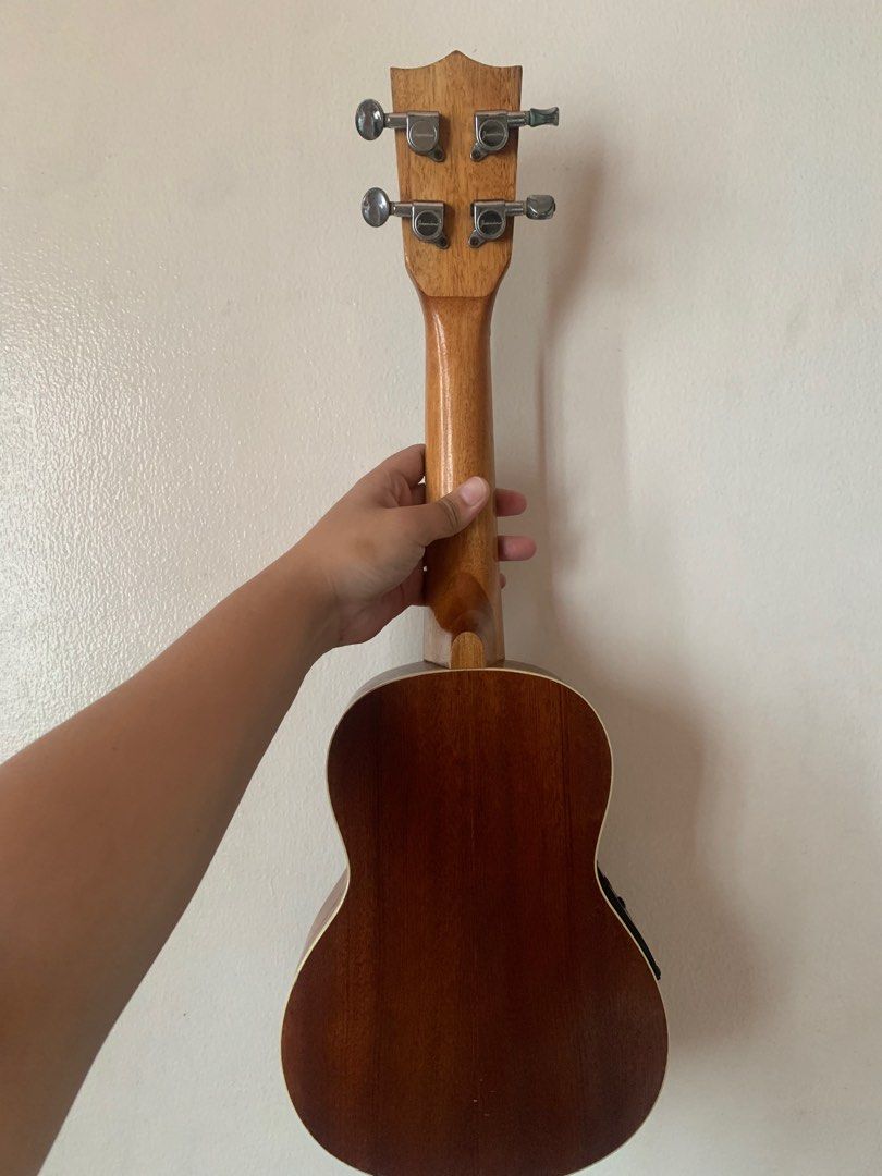 Ukulele (Category: Storybooks) located in Manila. Submitted by owiiiiii (Listing ID 1229283673, Image 3). Description: Ukulele issue: maluwag yung isang pihitan (pwede ipaayos) lalamove ikaw mag bayad ng sf and ikaw mag book rfs: di na nagagamit .