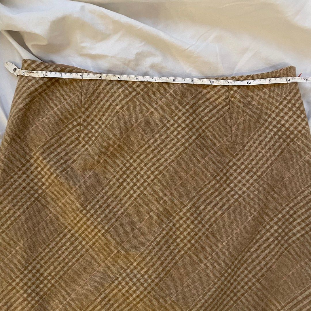 Unif Style Checkered Maxi Skirt (Category: Skirts) located in Pasig City. Submitted by clainee (Listing ID 1229301134, Image 2). Description: MEASUREMENTS POSTED. Ann-taylor skirt. Super nice!! Size M-L but can be low waisted if you’re S-M.