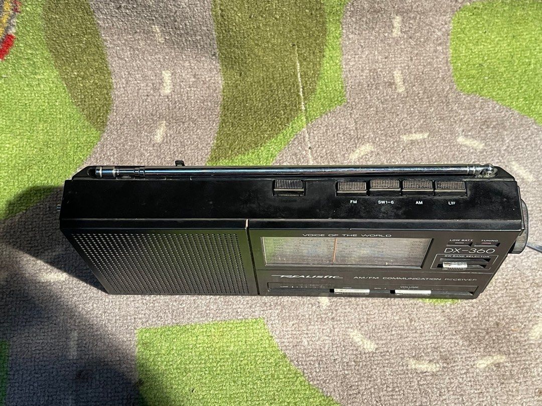 Vintage Realistic Shortwave Am Fm Portable Radio 9 band receiver