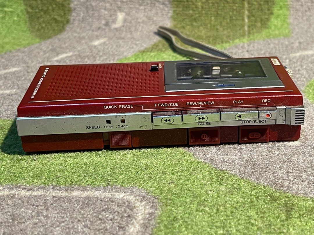 Vintage Sanyo Mini Cassette Voice Recorder, Audio, Portable Music