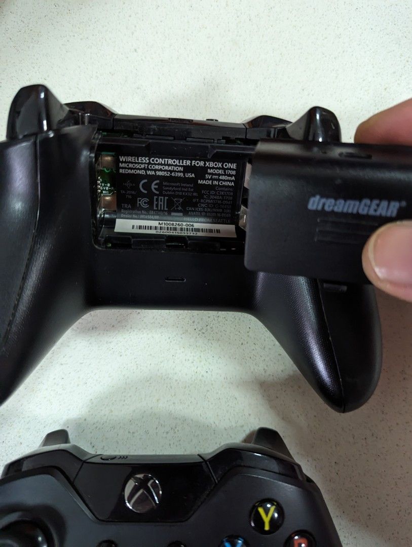 Xbox One Controller 2 working, Video Gaming, Gaming Accessories, Controllers on Carousell