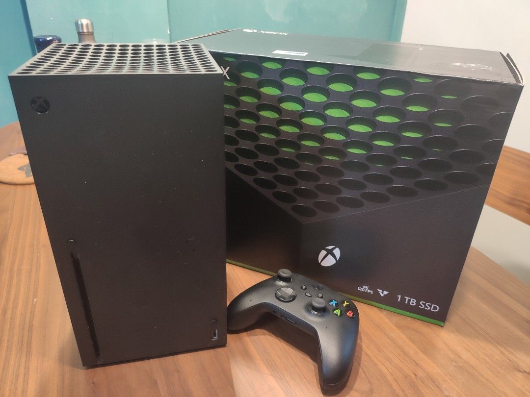 Xbox Series X + Controller + Rechargeable Battery, Video Gaming, Video