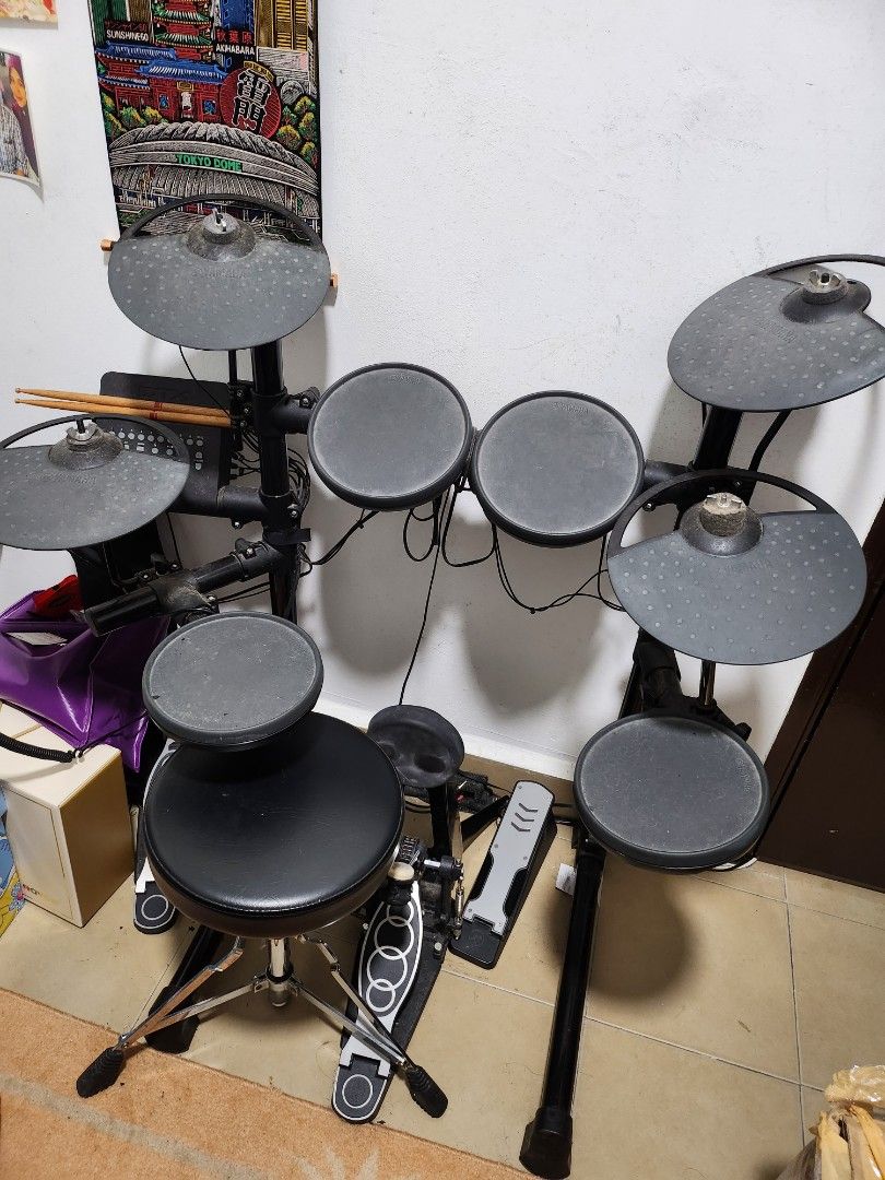 Yamaha electronic drum set DTX400K, Hobbies & Toys, Music & Media