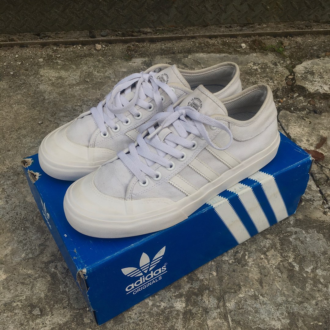 Adidas skateboarding matchcourt triple white sneakers hotsell