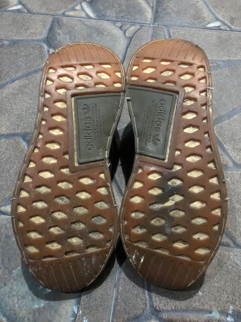 Sepatu Adidas NMD R2 Light Brown Khaki Cream Fesyen Pria Sepatu