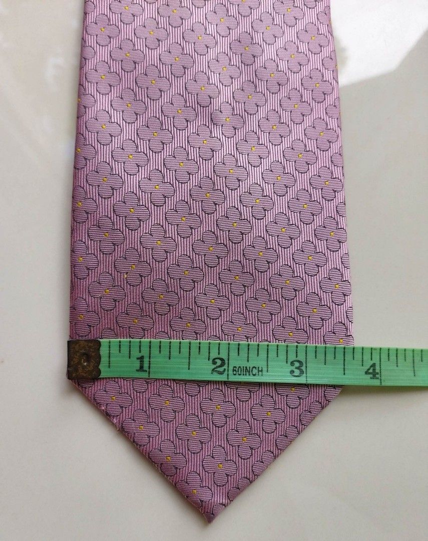 tie holder pin