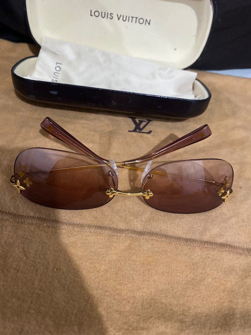 Authentic Lv sunglasses (Category: Luxury Accessories) located in Angeles City. Submitted by luxuresbagsandaccessories (Listing ID 1224664950, Image 3). Description: With Lv case but with flaws Lv cloth Like new.