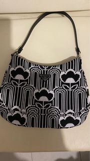 （分類：）位於 。 由 hot.potato321 提交（商品編號 1224641332，圖片 1）。簡介： 。