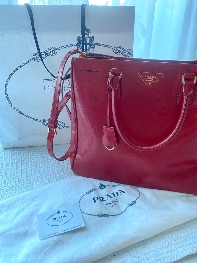 Prada saffiano 2025 vernic