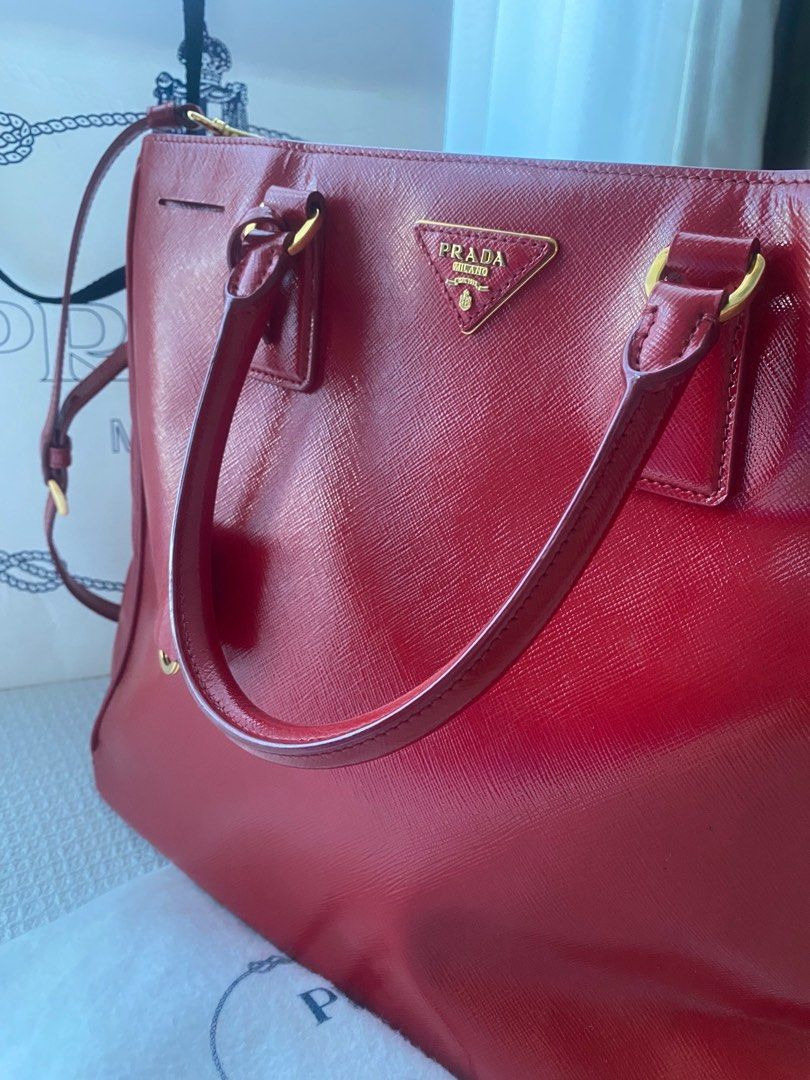 Prada best sale saffiano vernic
