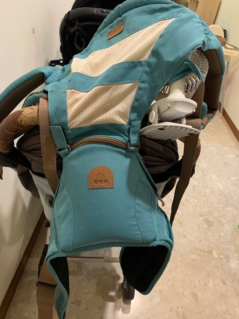 Baby carrier breastmilk bottle, Babies & Kids, Going Out, Carriers