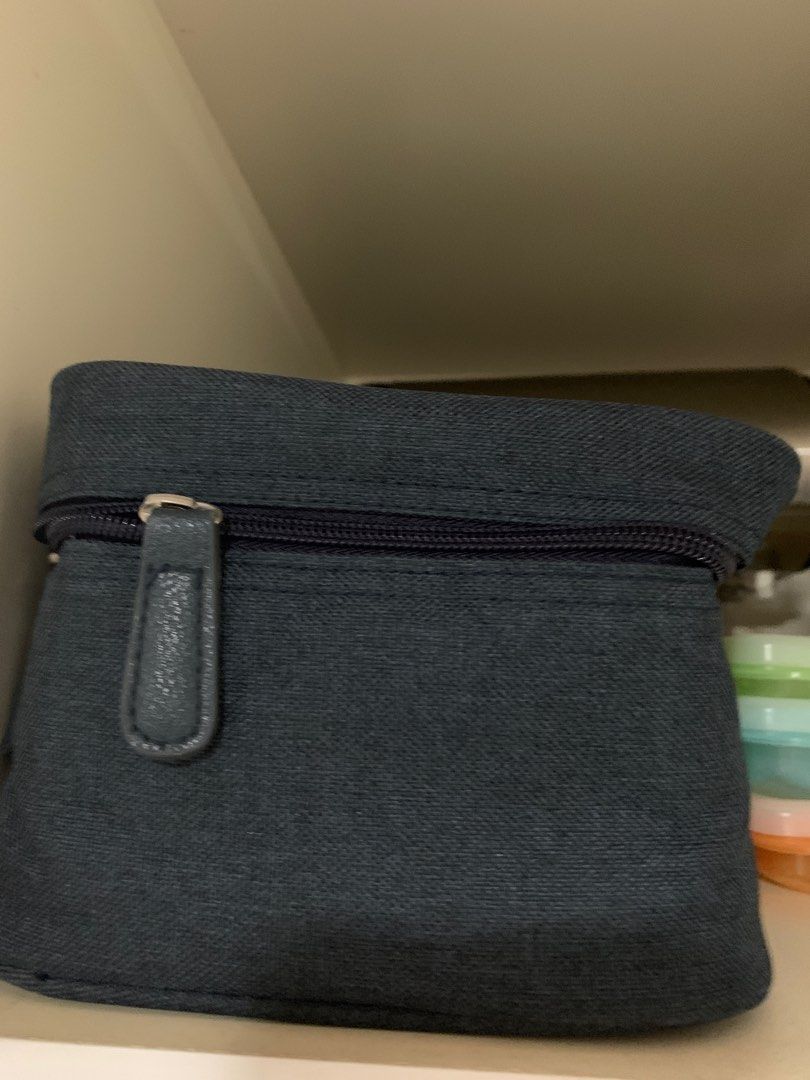 Baby carrier breastmilk bottle, Babies & Kids, Going Out, Carriers