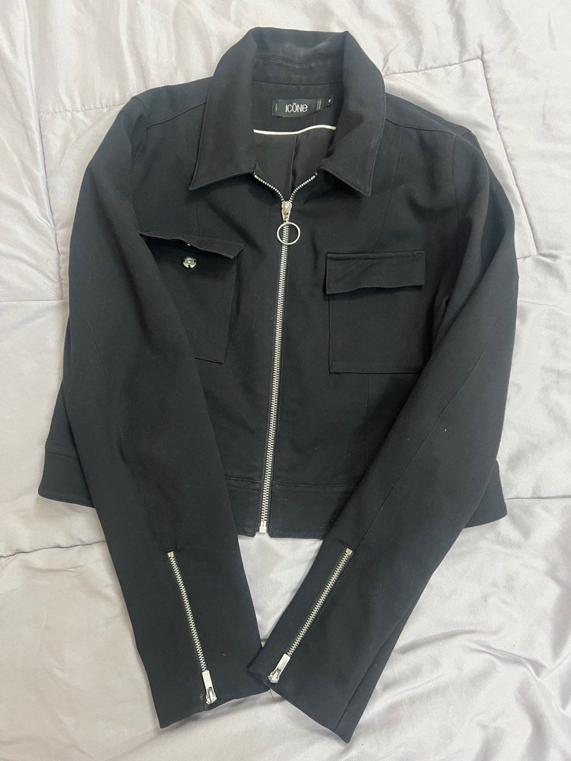 Black Jacket (Category: Coats, Jackets and Outerwear) located in Quezon City. Submitted by pivotyellowdeclutter (Listing ID 1223116409, Image 2). Description: .