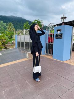 (Category: ) located in . Submitted by ayranadira (Listing ID 1224104387, Image 1). Description: .