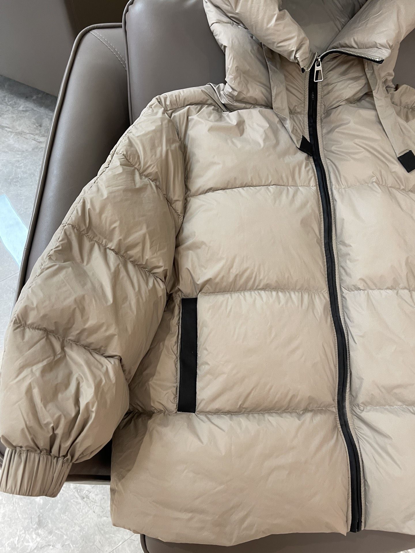 White goose best sale jacket