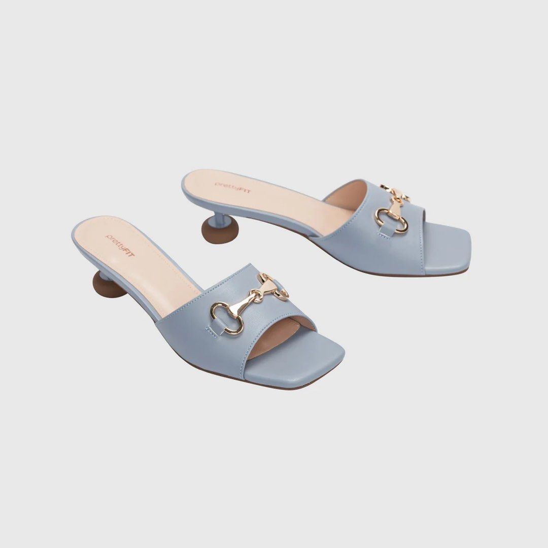 Taiya thong sandal clearance