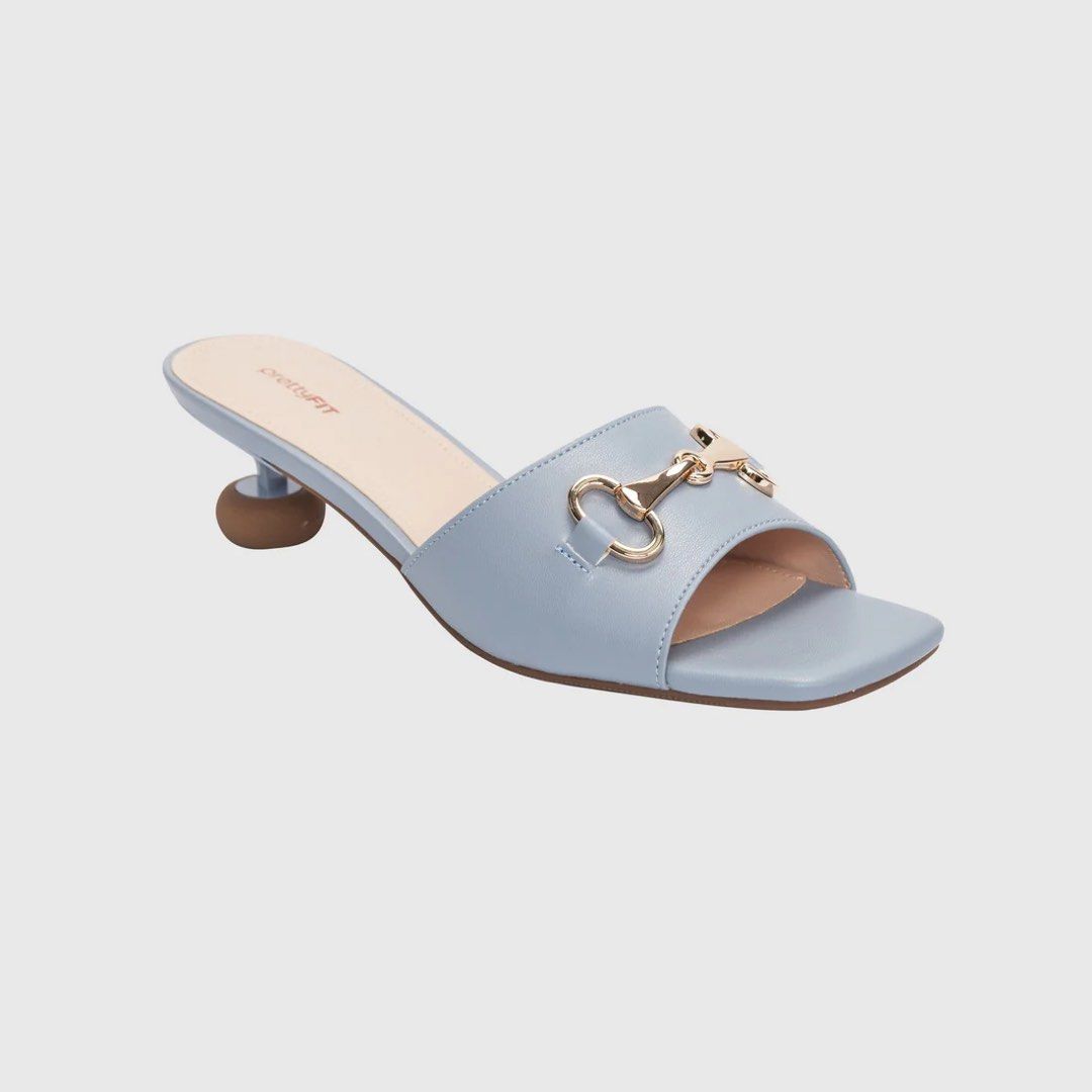 Taiya thong sandal clearance
