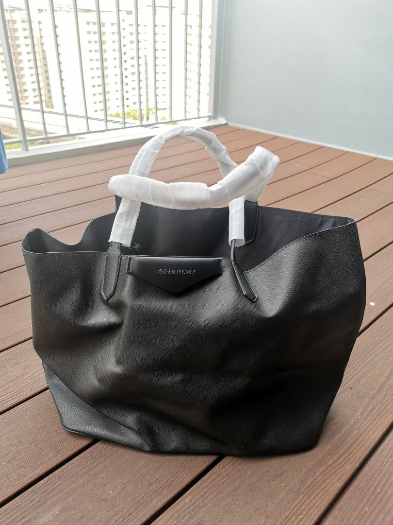 Givenchy large 2025 tote