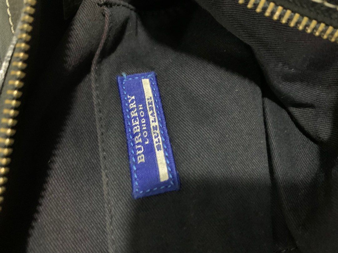 Burberry Handbag (Category: Luxury Bags & Wallets) located in Binalonan. Submitted by sheenaluxarchive (Listing ID 1224641879, Image 3). Description: Rank Ab No major flaws Need cleaning lang mga sissy.