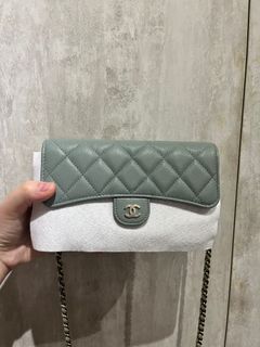 (Category: ) located in . Submitted by blingandbags (Listing ID 1224658389, Image 1). Description: .