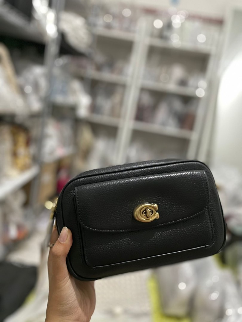 Coach Willow Camera Bag In Colorblock black, Barang Mewah, Tas & Dompet