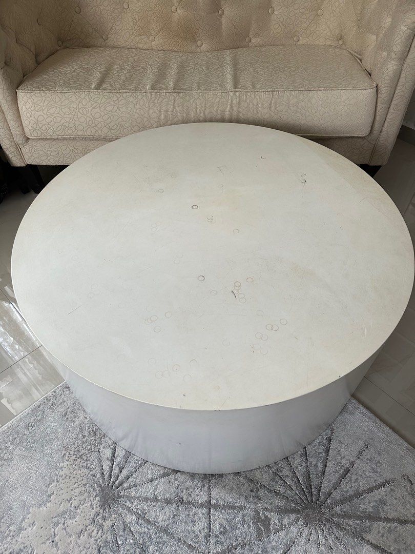 Coffee table (Category: Other Home Furniture) located in Ayer Keroh. Submitted by alyssanadia253 (Listing ID 1224581749, Image 1). Description: Round table for reconditioning. Can use as coffee table etc.