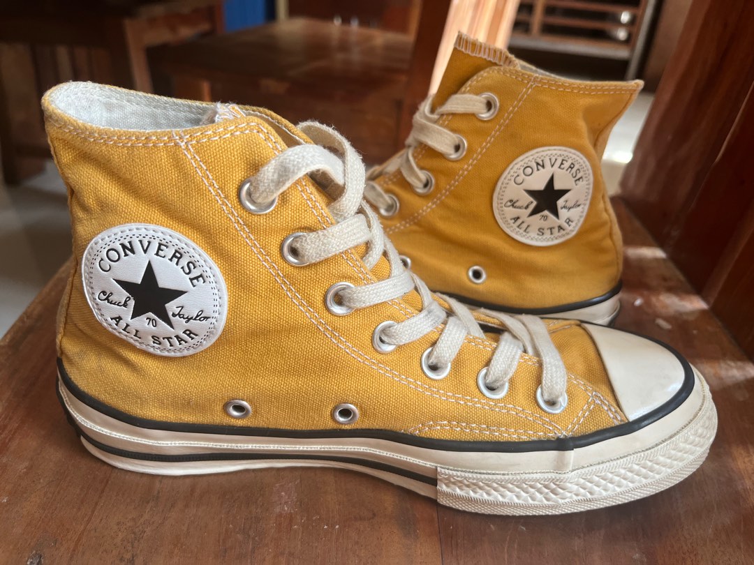 Vintage discount yellow converse