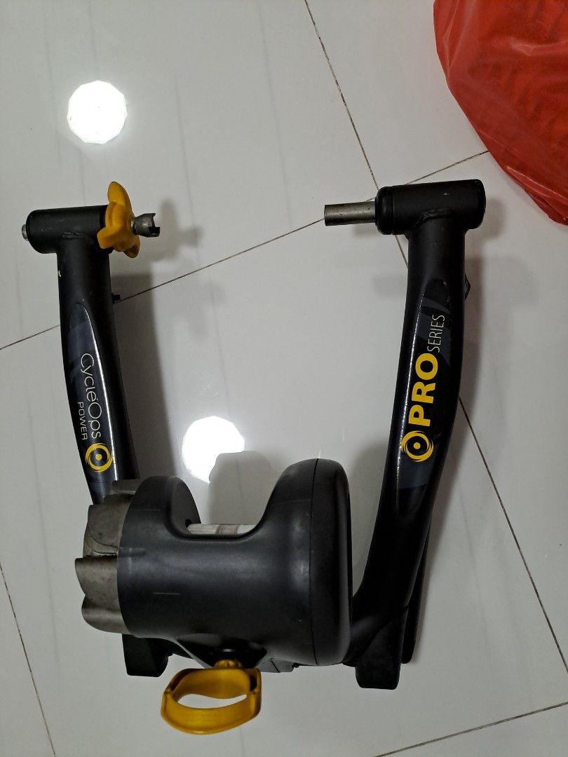 Cycleops jetfluid hot sale pro trainer