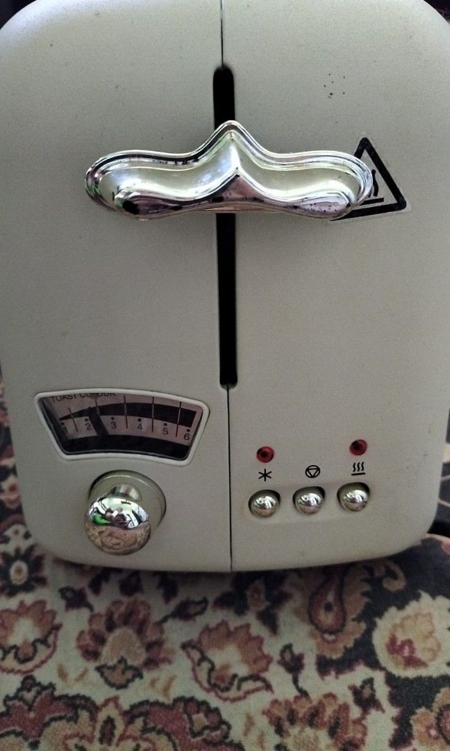 Delonghi toaster, TV & Home Appliances, Kitchen Appliances, Ovens