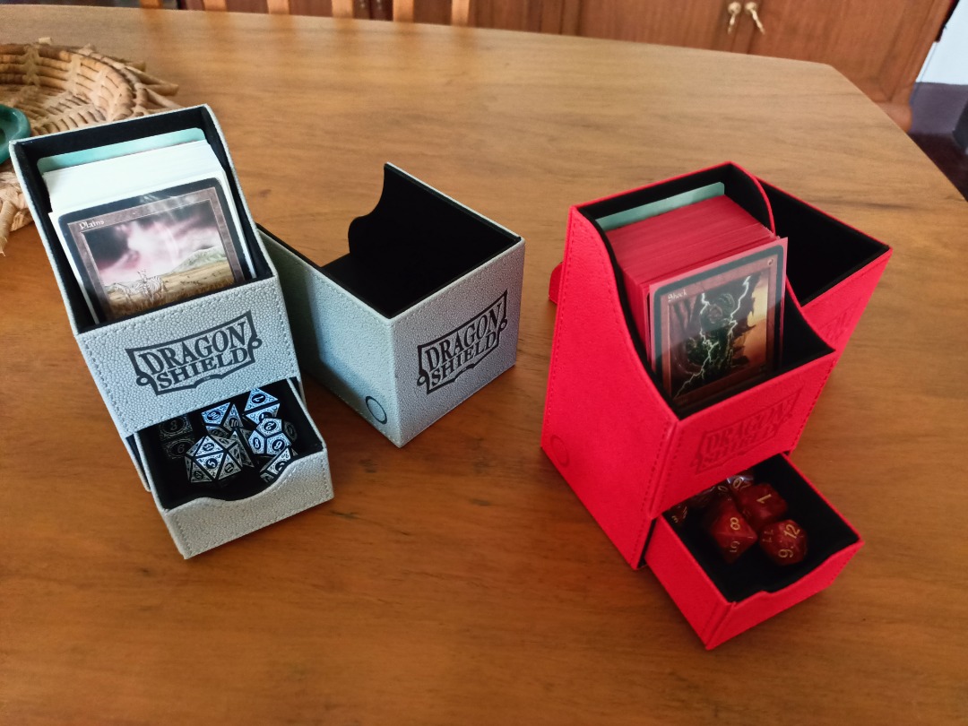 Dragon Shield Nest Deck Boxes (100+ cards) Grey/Black and Red/Black